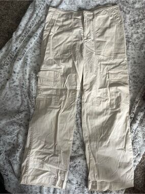 Cargo Pants in Off-White - Classic Utility Style